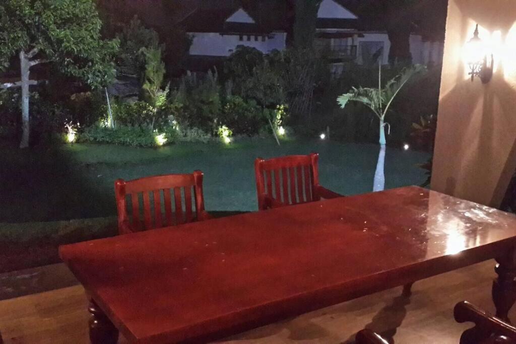Villa Batu Luxurious Privacy 3Br Villa@ Klub Bunga Bagian luar foto