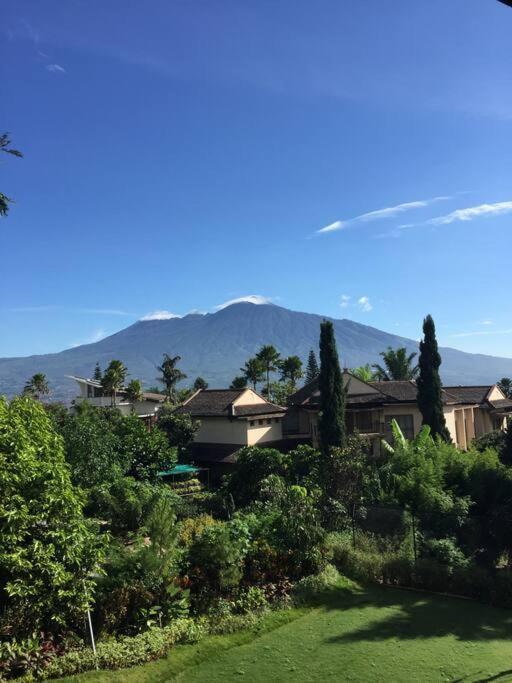 Villa Batu Luxurious Privacy 3Br Villa@ Klub Bunga Bagian luar foto